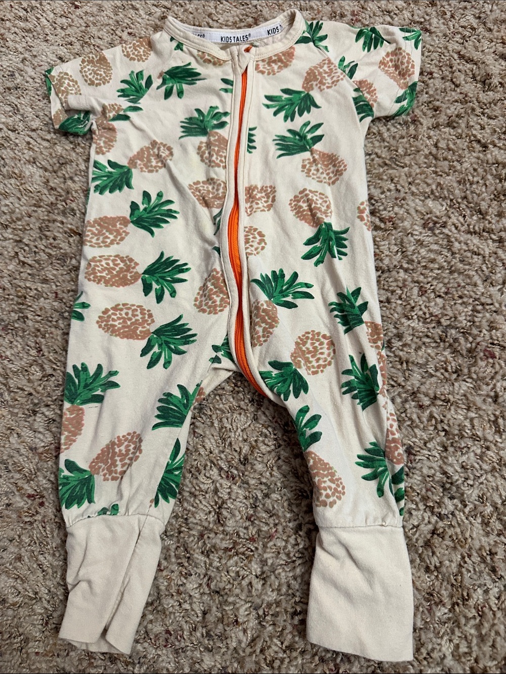 Cream Pineapple One-Piece Romper size 6 mos ?